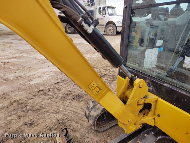 image for item DV6652 2019 Caterpillar 302CR mini excavator
