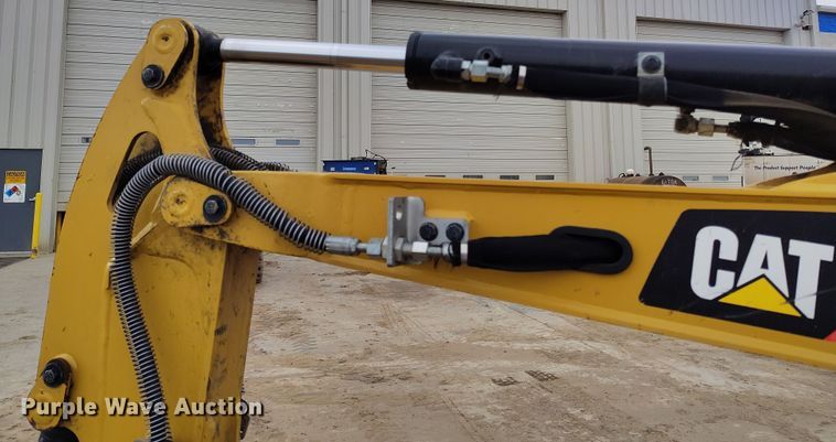 image for item DV6652 2019 Caterpillar 302CR mini excavator