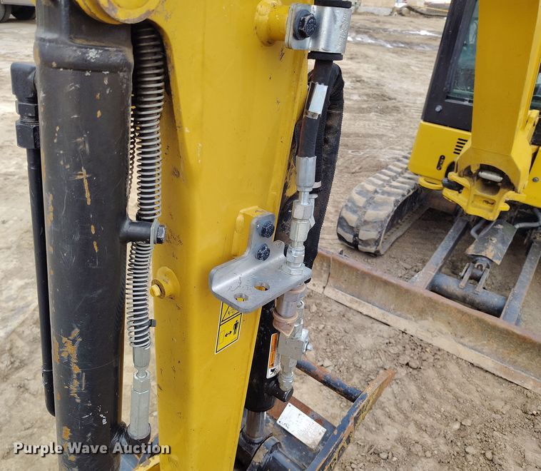 image for item DV6652 2019 Caterpillar 302CR mini excavator