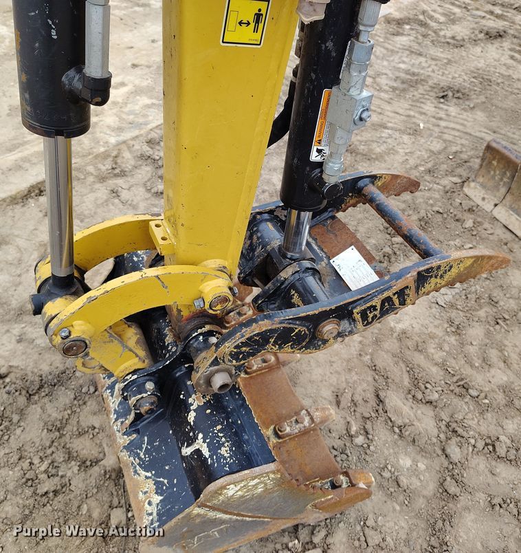 image for item DV6652 2019 Caterpillar 302CR mini excavator