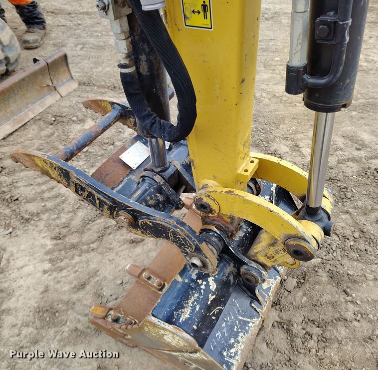 image for item DV6652 2019 Caterpillar 302CR mini excavator