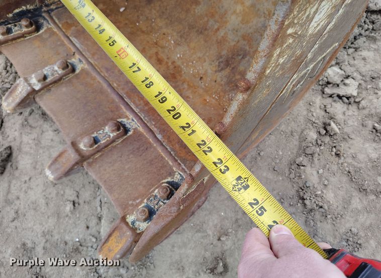 image for item DV6652 2019 Caterpillar 302CR mini excavator