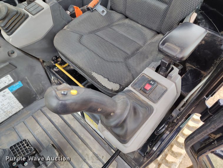 image for item DV6652 2019 Caterpillar 302CR mini excavator