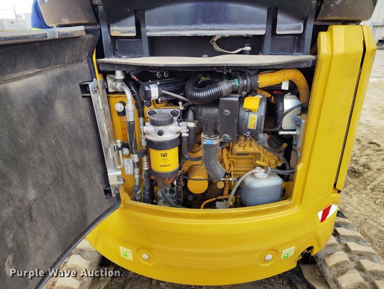 image for item DV6652 2019 Caterpillar 302CR mini excavator