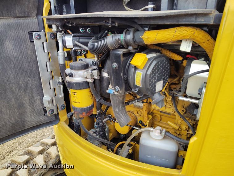 image for item DV6652 2019 Caterpillar 302CR mini excavator