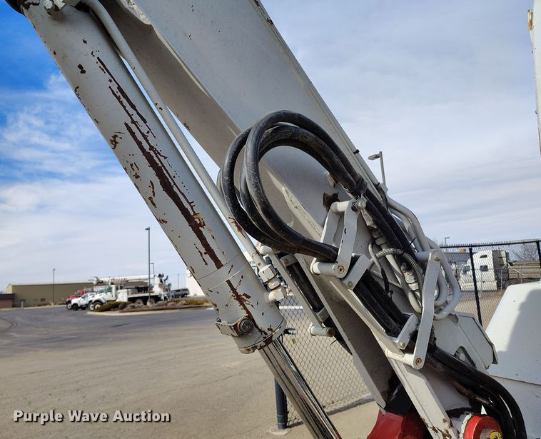 image for item DV6656 2006 Takeuchi TB53FR mini excavator