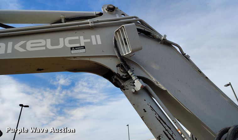 image for item DV6656 2006 Takeuchi TB53FR mini excavator