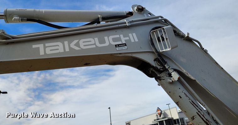 image for item DV6656 2006 Takeuchi TB53FR mini excavator