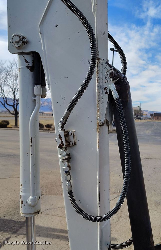 image for item DV6656 2006 Takeuchi TB53FR mini excavator