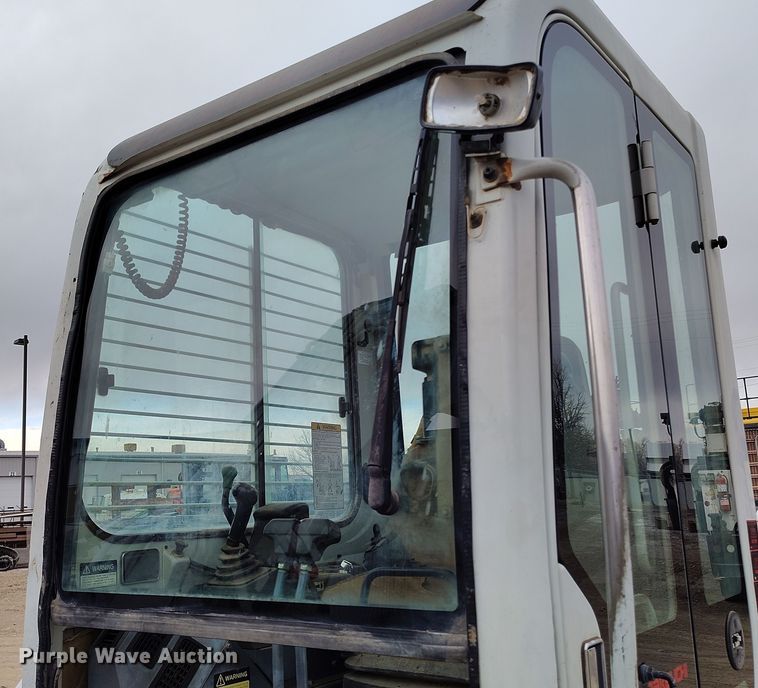 image for item DV6656 2006 Takeuchi TB53FR mini excavator