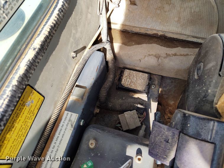 image for item DV6656 2006 Takeuchi TB53FR mini excavator