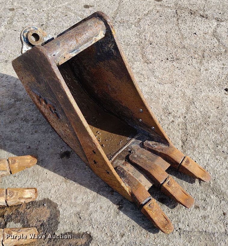 image for item DV6656 2006 Takeuchi TB53FR mini excavator