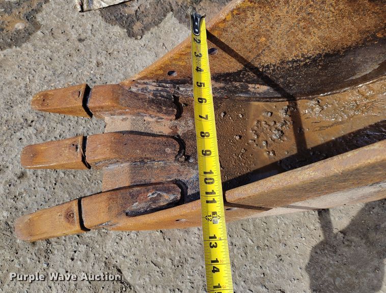 image for item DV6656 2006 Takeuchi TB53FR mini excavator