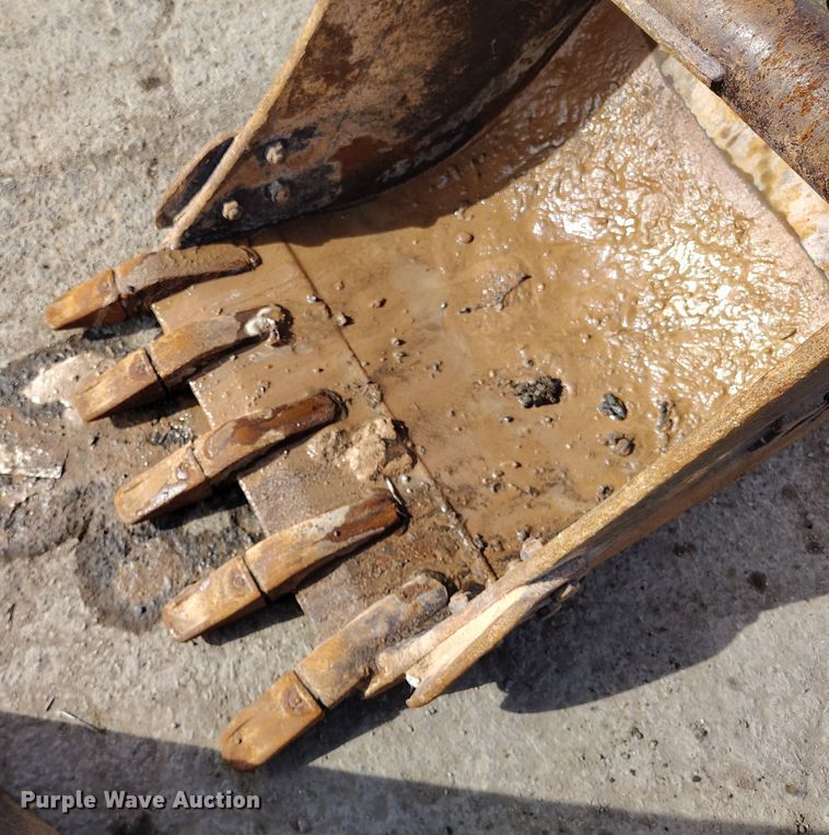 image for item DV6656 2006 Takeuchi TB53FR mini excavator