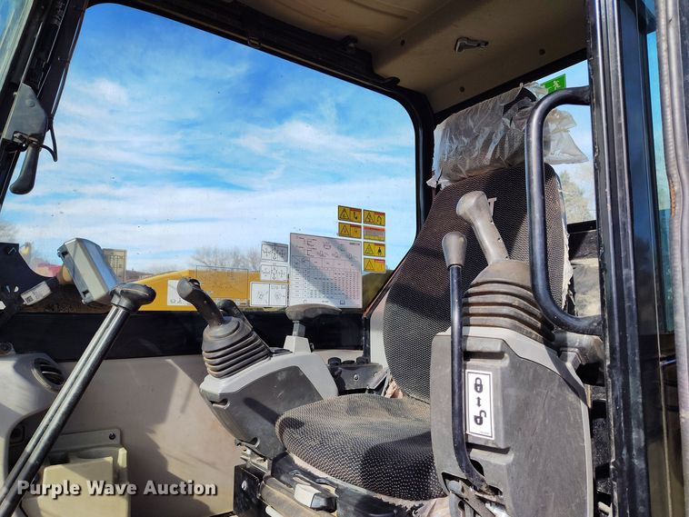 image for item DV6674 2019 Caterpillar 308E2 CR mini excavator