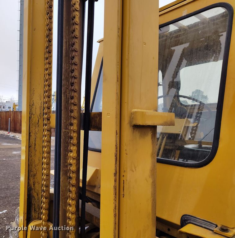 image for item DV6693 1979 Clark IT80 forklift