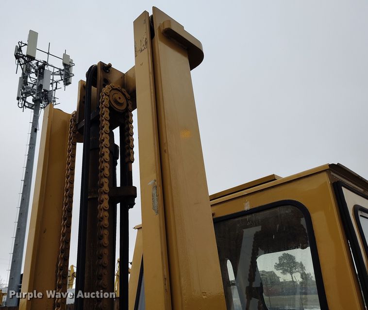 image for item DV6693 1979 Clark IT80 forklift