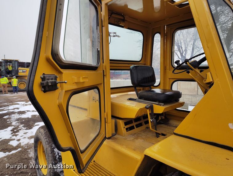 image for item DV6693 1979 Clark IT80 forklift