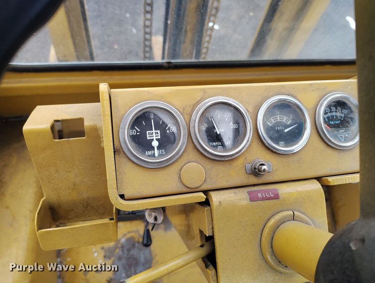 image for item DV6693 1979 Clark IT80 forklift