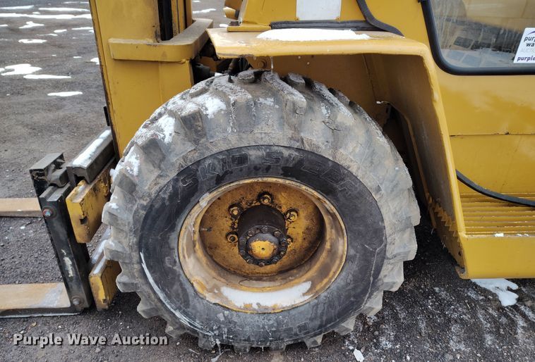 image for item DV6693 1979 Clark IT80 forklift