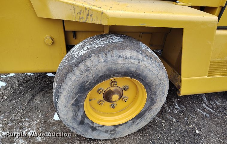 image for item DV6693 1979 Clark IT80 forklift