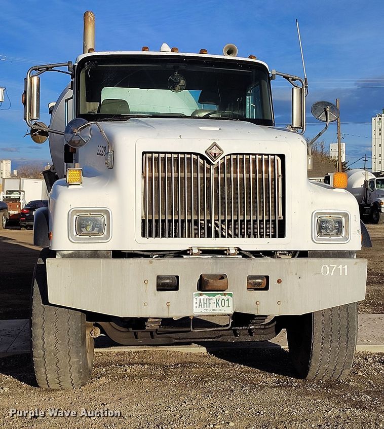 image for item DV6701 2006 International Paystar 5500i ready mix truck