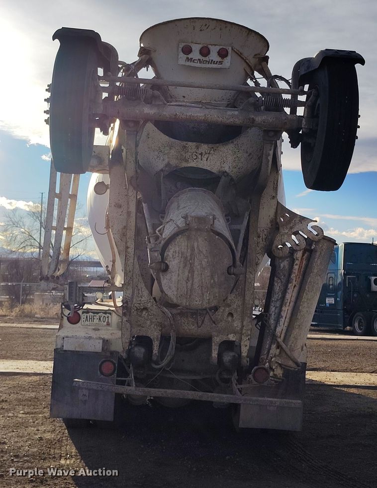 image for item DV6701 2006 International Paystar 5500i ready mix truck