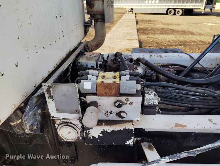 image for item DV6701 2006 International Paystar 5500i ready mix truck