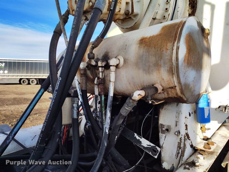 image for item DV6701 2006 International Paystar 5500i ready mix truck