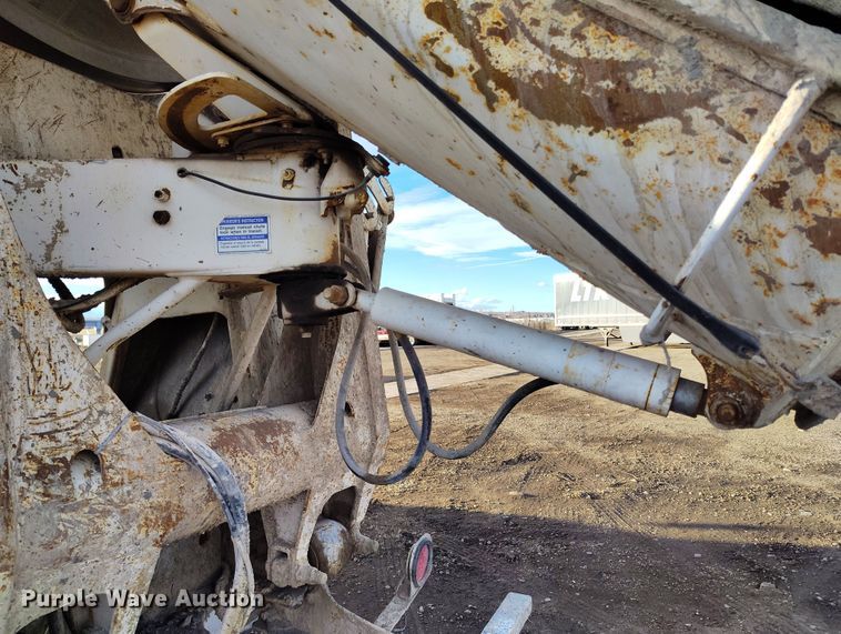 image for item DV6701 2006 International Paystar 5500i ready mix truck