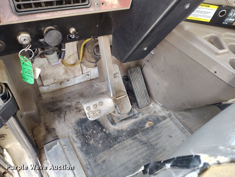 image for item DV6701 2006 International Paystar 5500i ready mix truck