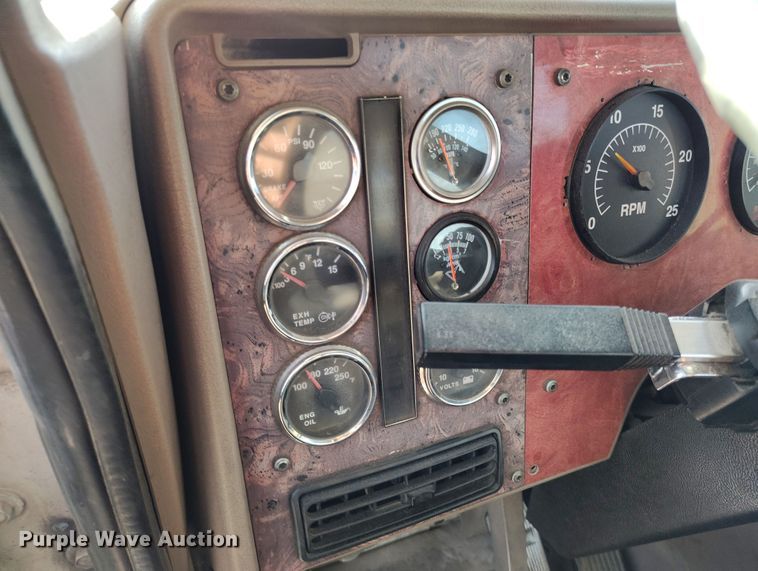 image for item DV6701 2006 International Paystar 5500i ready mix truck