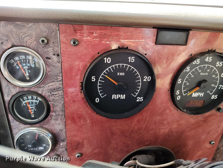 image for item DV6701 2006 International Paystar 5500i ready mix truck