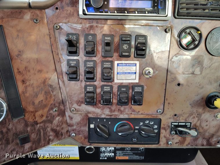 image for item DV6701 2006 International Paystar 5500i ready mix truck
