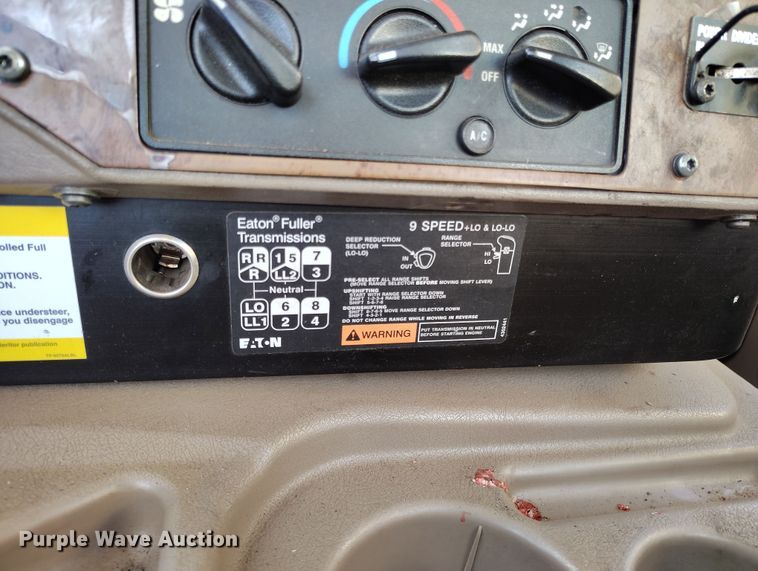 image for item DV6701 2006 International Paystar 5500i ready mix truck