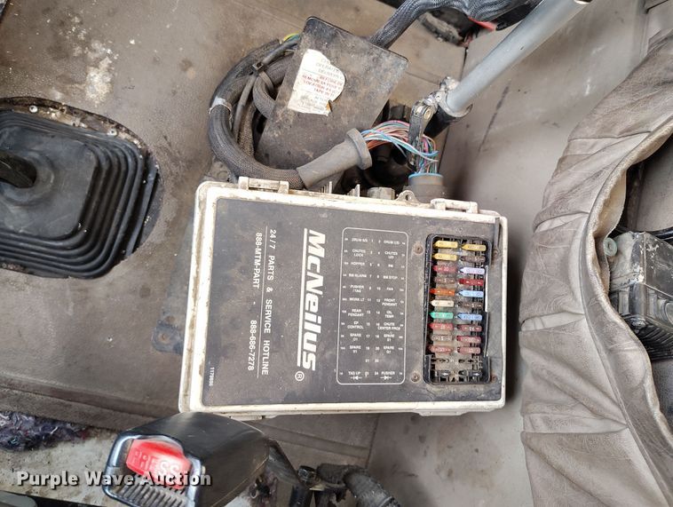 image for item DV6701 2006 International Paystar 5500i ready mix truck