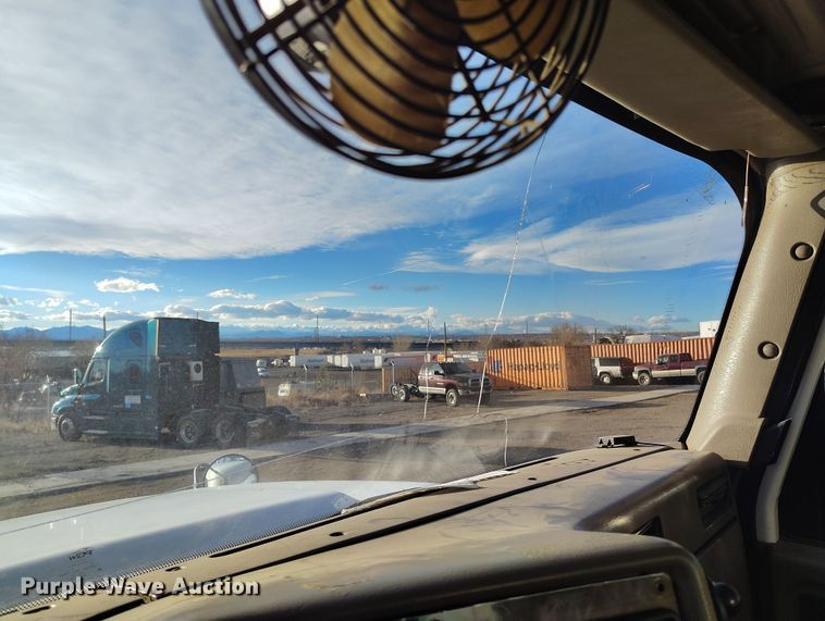 image for item DV6701 2006 International Paystar 5500i ready mix truck