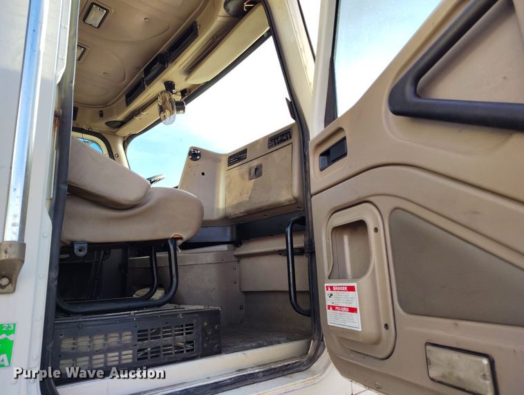 image for item DV6701 2006 International Paystar 5500i ready mix truck