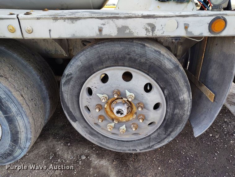 image for item DV6701 2006 International Paystar 5500i ready mix truck
