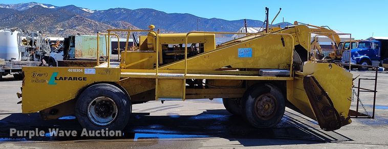 image for item DV6704 Etnyre chip spreader