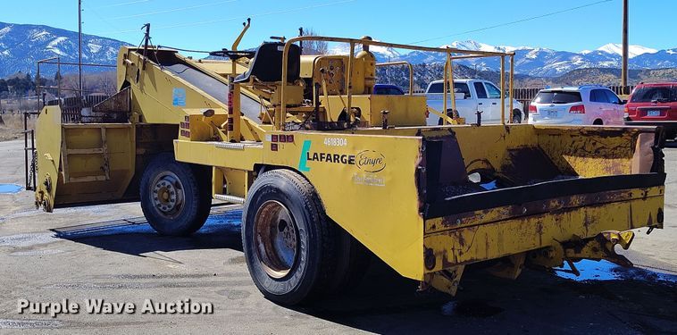 image for item DV6704 Etnyre chip spreader