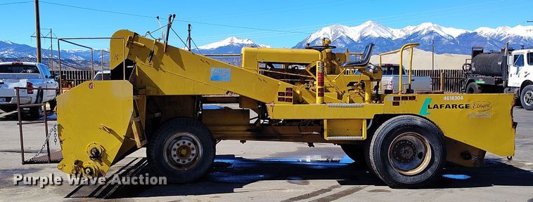 image for item DV6704 Etnyre chip spreader