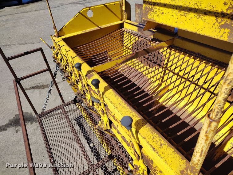 image for item DV6704 Etnyre chip spreader