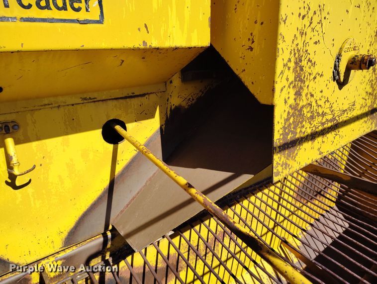 image for item DV6704 Etnyre chip spreader