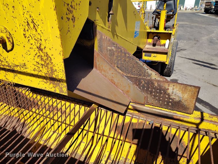 image for item DV6704 Etnyre chip spreader