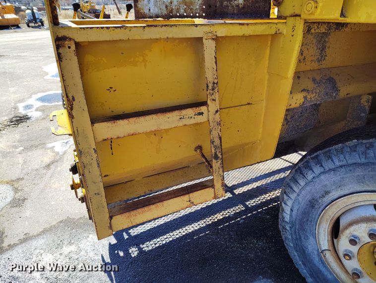 image for item DV6704 Etnyre chip spreader