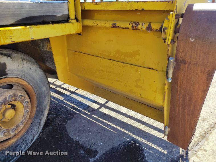 image for item DV6704 Etnyre chip spreader