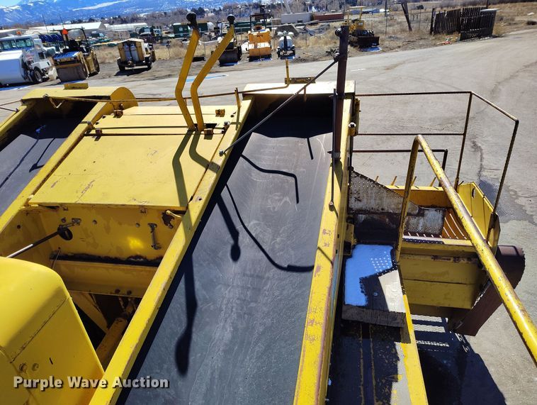 image for item DV6704 Etnyre chip spreader