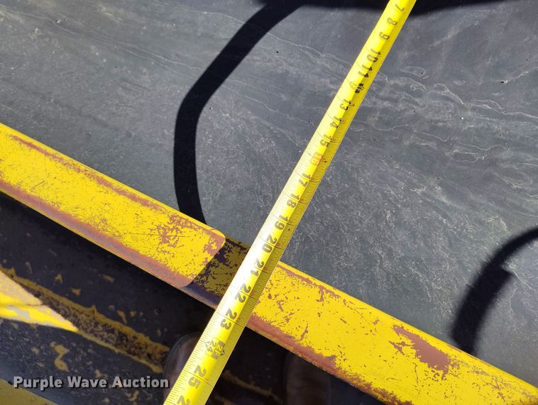 image for item DV6704 Etnyre chip spreader