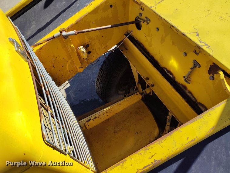 image for item DV6704 Etnyre chip spreader